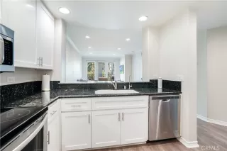 Photo #6: OC24151192 Listing