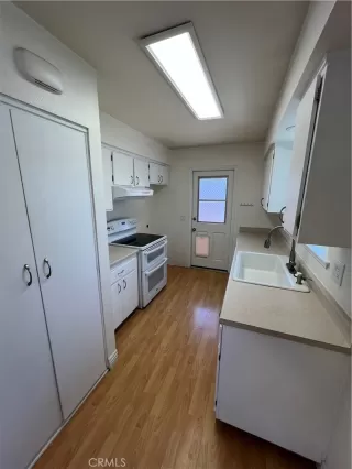 Photo #5: OC24151909 Listing 