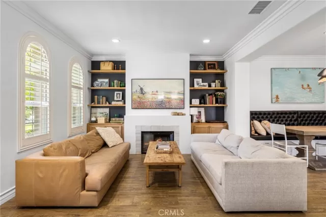 MLS: OC24152060 Condo For Sale