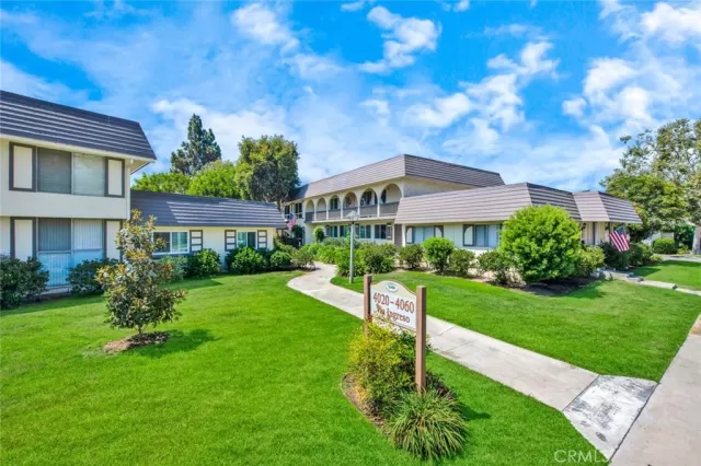 MLS: OC24152260 Condo For Sale