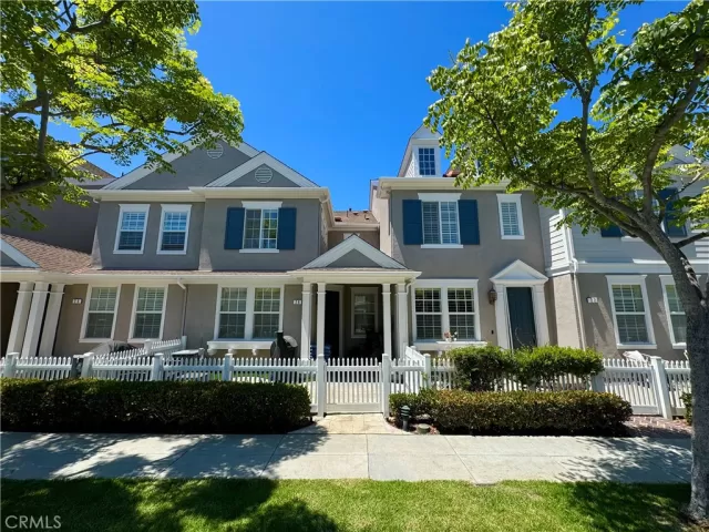 MLS: OC24152565 Condo For Sale