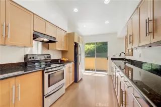 Photo #2: OC24152570 Listing