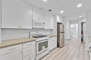 Photo #4: OC24152903 Listing 