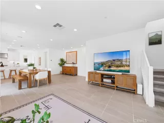 Photo #2: OC24153118 Listing 