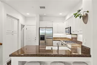 Photo #5: OC24153579 Listing 