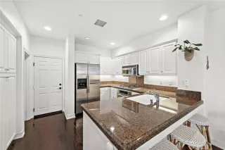 Photo #6: OC24153579 Listing 