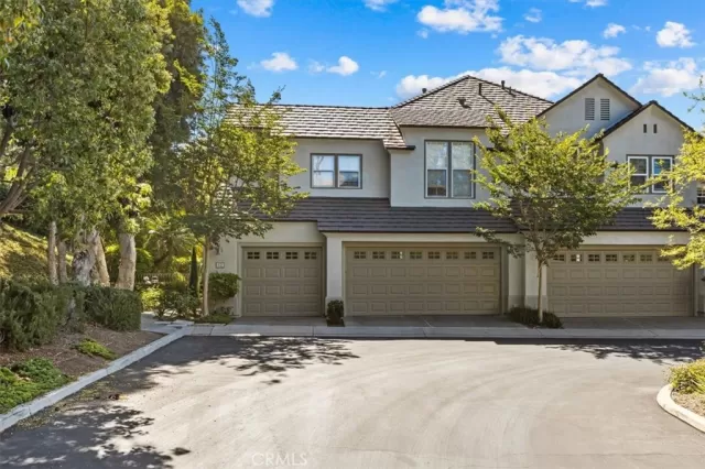 MLS: OC24153714 Condo For Sale