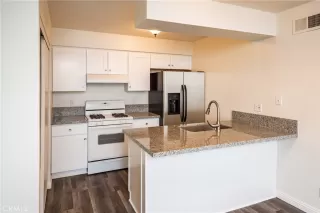 Photo #4: OC24153717 Listing 