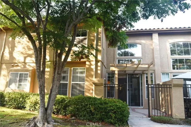 MLS: OC24153759 Condo For Sale