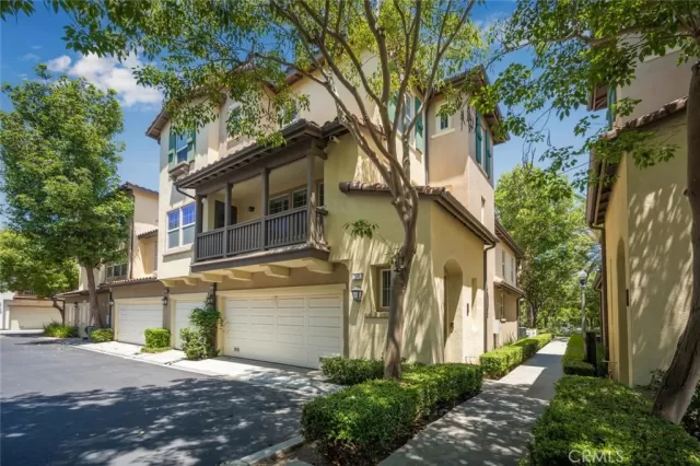 MLS: OC24153772 Condo For Sale