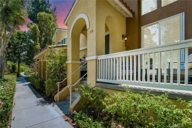 MLS: OC24153805 Condo For Sale