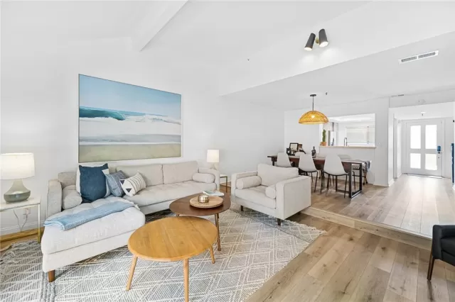 MLS: OC24154035 Condo For Sale