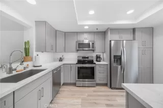 Photo #5: OC24154035 Listing