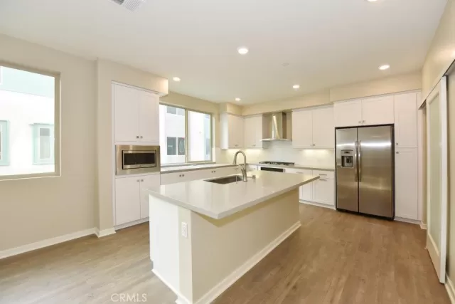 MLS: OC24154129 Condo For Sale