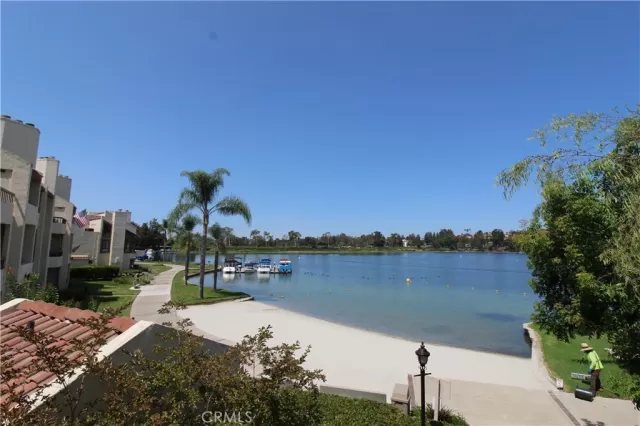 MLS: OC24154323 Condo For Sale