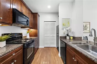 Photo #3: OC24154402 Listing 