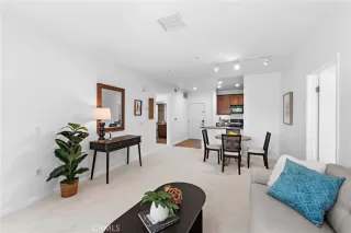 Photo #5: OC24154402 Listing 