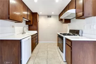 Photo #2: OC24154558 Listing