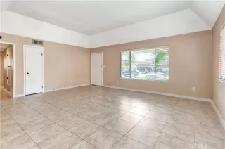 Photo #4: OC24154558 Listing