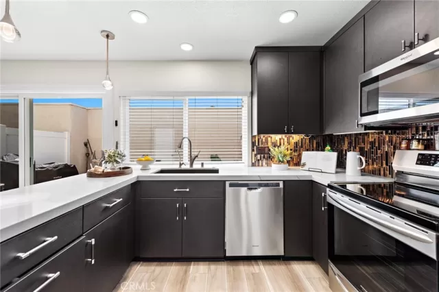 MLS: OC24154618 Condo For Sale