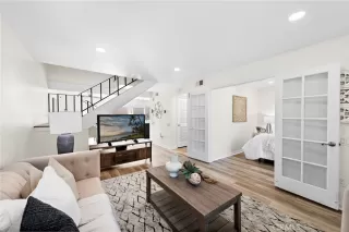 Photo #2: OC24154618 Listing