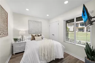 Photo #5: OC24154618 Listing