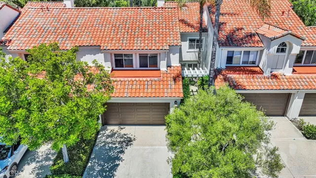 MLS: OC24154875 Condo For Sale