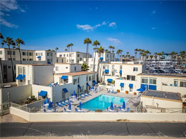 MLS: OC24155083 Condo For Sale