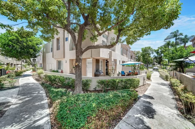 MLS: OC24155325 Condo For Sale