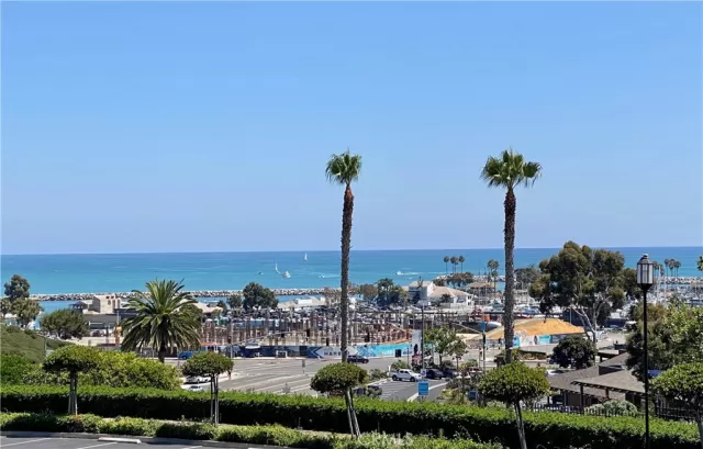 MLS: OC24155436 Condo For Sale