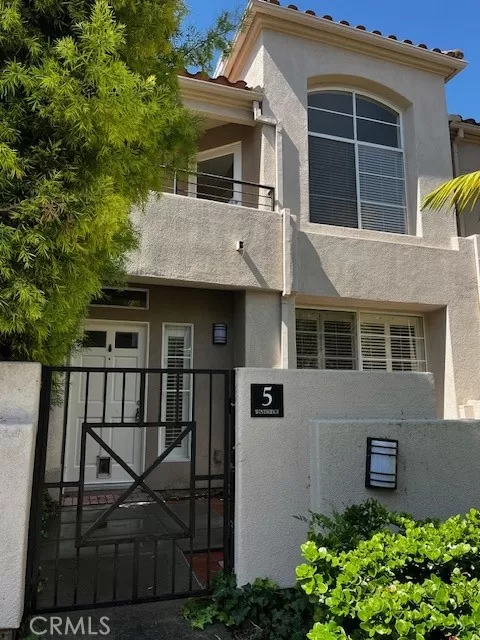 MLS: OC24155472 Condo For Sale