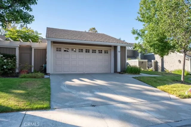 MLS: OC24155644 Condo For Sale