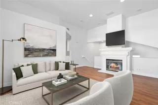 Photo #1: OC24156611 Listing