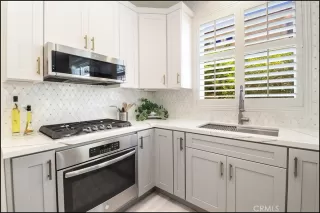 Photo #6: OC24156617 Listing 