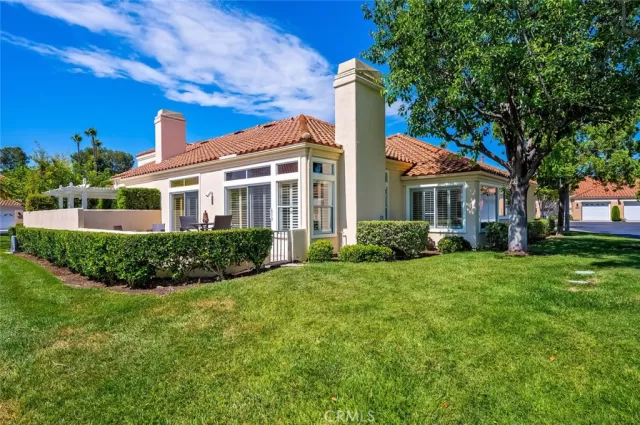 MLS: OC24157656 Condo For Sale