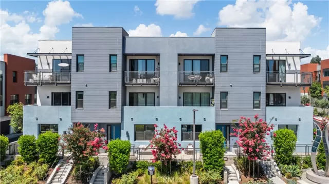 MLS: OC24157750 Condo For Sale