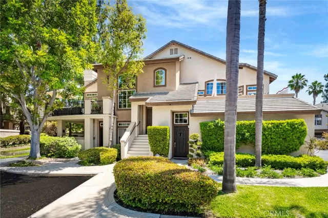 MLS: OC24157916 Condo For Sale