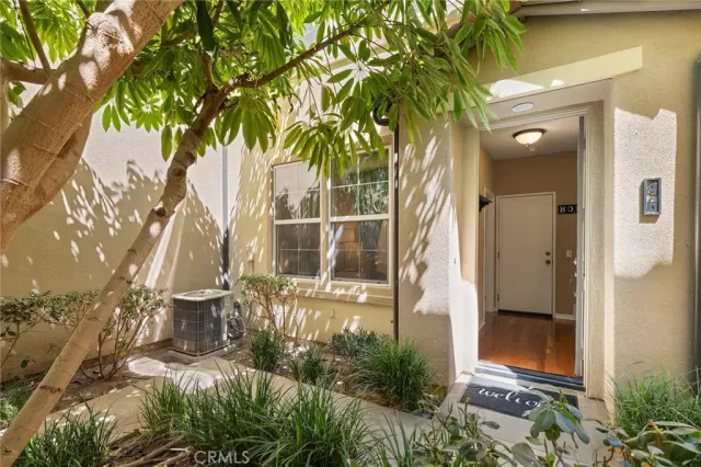 MLS: OC24158052 Condo For Sale