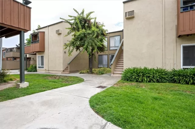 MLS: OC24158224 Condo For Sale