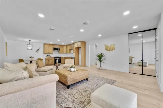 MLS: OC24158345 Condo For Sale