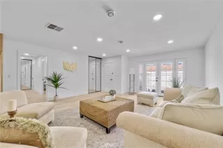 Photo #4: OC24158345 Listing 