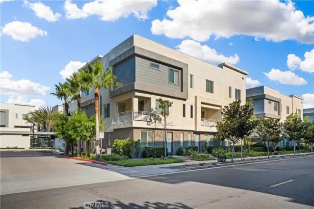 MLS: OC24159083 Condo For Sale