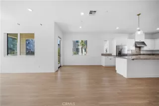 Photo #4: OC24159083 Listing