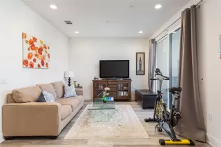 Photo #3: OC24159204 Listing 