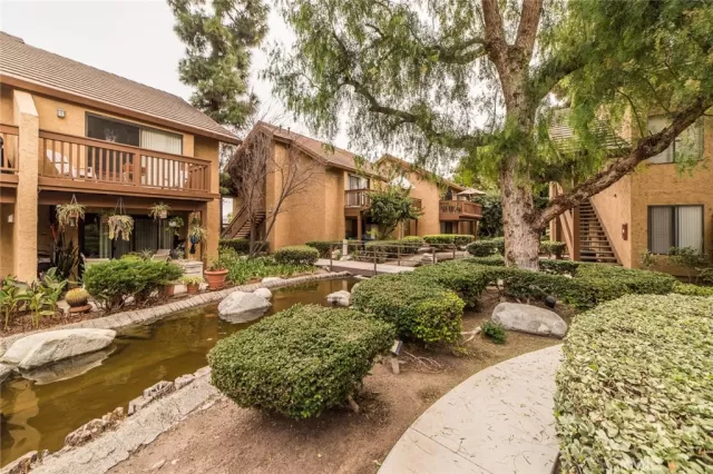 MLS: OC24159274 Condo For Sale