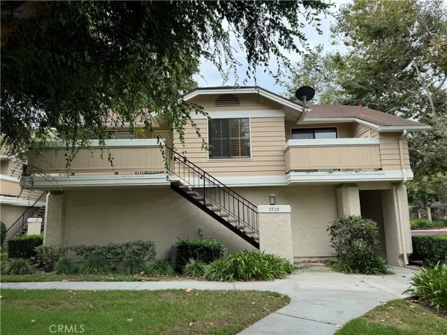 MLS: OC24159303 Condo For Sale