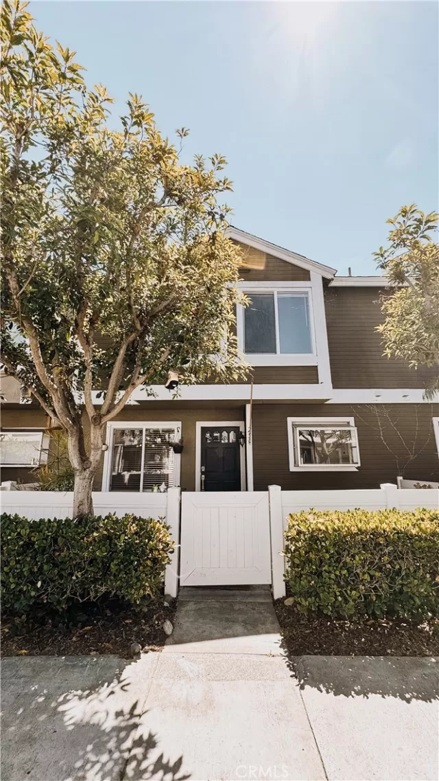 MLS: OC24159372 Condo For Sale