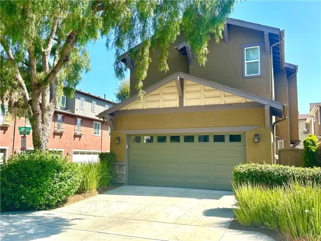 MLS: OC24159514 Condo For Sale