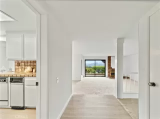 Photo #2: OC24159728 Listing