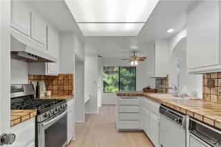 Photo #3: OC24159728 Listing